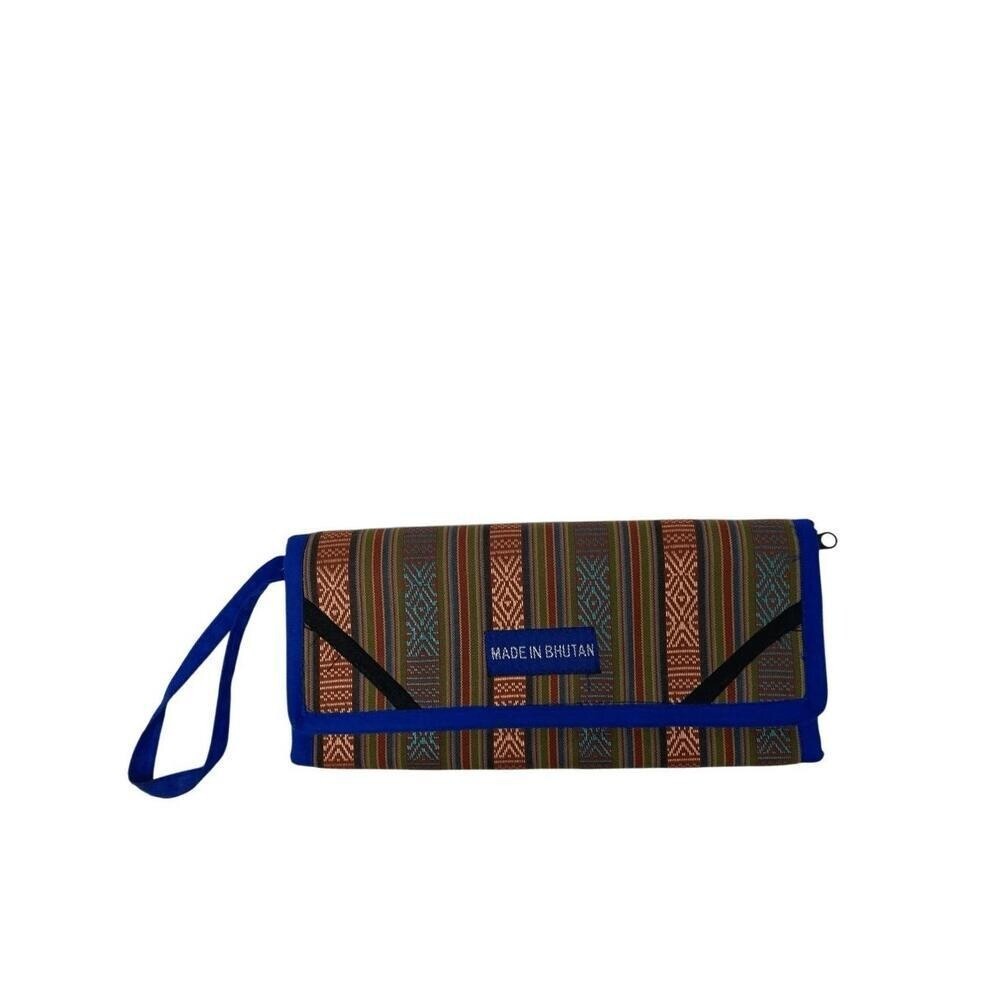 Handwoven Bhutanese Wristlet Wallet  Artisan Clutch with Zipper Compartments | M - Picture 3 of 10